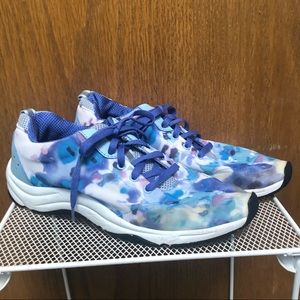 Vionic Tennis Shoes